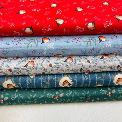 Craft Cotton, Little Red Robin Fat Quarter Bundle, Christmas Cotton Fabric