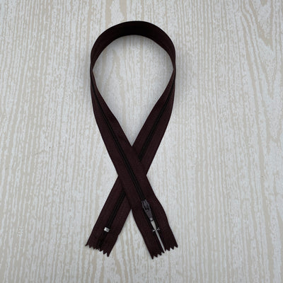 Cushion Zip Dark Brown 20”